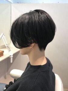 スタイリスト　美容院　髪型